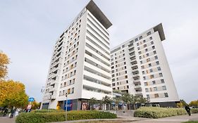 Metro Imielin 13Th Floor Apartment By Bookinghost